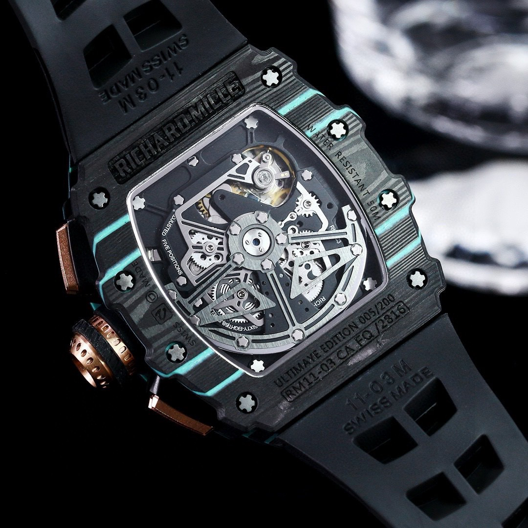 7-112.jpg Richard Mille RM-FM Flyback Kronograf Titan Replika Klocka